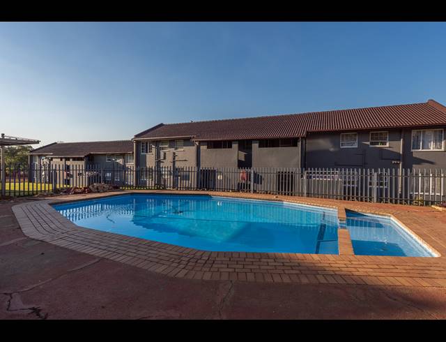 1 BEDROOM TOWNHOUSE FOR SALE IN ALAN MANOR